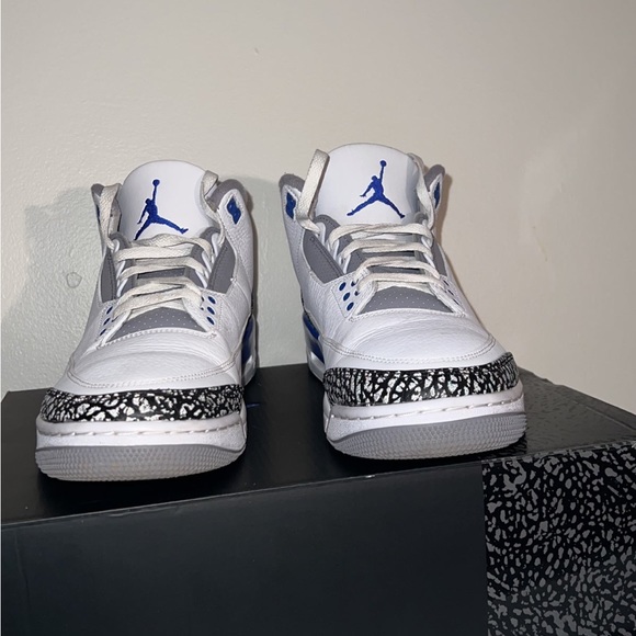 I’m selling this Jordan 3 racer blue size 11 need it off my hands - Picture 3 of 5